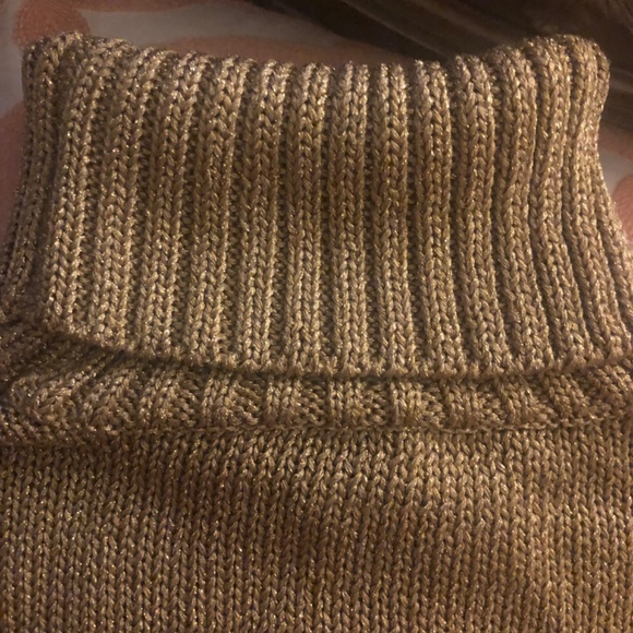 Like New Ralph Lauren Gold Metallic Sweater - Picture 5 of 5